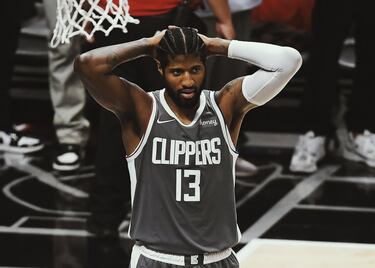 Alero. 31 años. Estadísticas 2021-22: 24,7 puntos, 7,1 rebotes y 5,5 asistencias. Para un jugador acostumbrado a llevarse varapalos en forma de lesiones, esta situación por desgracia no es nueva: una lesión en un codo le obligó a parar antes de Navidad y ahora su regreso en la presente temporada parece cada vez menos probable. El dolor le impedía jugar con continuidad y los tratamientos conservadores funcionaron peor de lo esperado. Una lástima, porque George arrancó la temporada a su mejor nivel, cargando con toda la responsabilidad en unos Clippers que tampoco tienen a Kawhi Leonard, que sufrió una grave lesión de rodilla en los pasados playoffs. Anotando, defendiendo, apareciendo en los finales igualados… PG recordó que es uno de los grandes jugadores de la NBA cuando está en plenitud, y justo después volvió a lesionarse. Una historia que, por desgracia, el alero se sabe de memoria. 