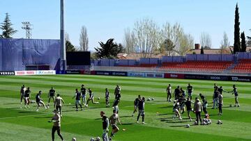 Atletico Madrid's players take part in a training session at the club's training ground in Majadahonda on March 16, 2021, on the eve of the UEFA Champions League round of 16 second leg football match between Atletico Madrid and Chelsea. (Photo b