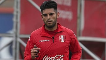 El defensor peruano firmar&aacute; su contrato en las pr&oacute;ximas horas y se sumar&aacute; al plantel xeneize. Russo suma la segunda incorporaci&oacute;n.