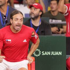 Massú sorprende con una foto de su etapa como futbolista