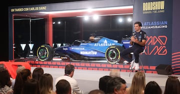 Carlos Sainz durante la presentación. 
