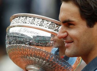 Federer gana Roland Garros y firma su ansiado 'Grand Slam'