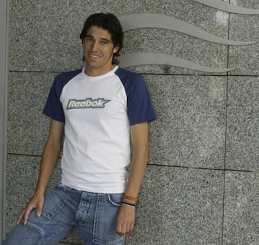 Claro ejemplo de mala suerte: era lateral derecho y sufrió dos graves lesiones en la rodilla que le dejó apartado del Madrid. Fichño por el Hércules, para retirarse una semna después al comprobar que su no estaba del todo recuperada. Actualmente es empresario y tiene a su cargo un estanco y varios negocios por la capital madrileña.