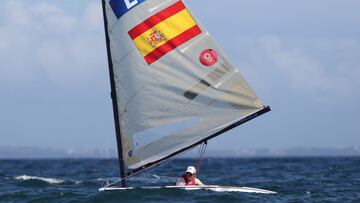 FUJISAWA, JAPAN - AUGUST 03: Bronze medalist Joan Cardona Mendez of Team Spain competes in the Men&#039;s Finn class medal race on day eleven of the Tokyo 2020 Olympic Games at Enoshima Yacht Harbour on August 03, 2021 in Fujisawa, Japan. (Photo by Phil Walter/Getty Images)