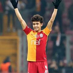 Atlético y Valencia se fijan en el joven Mustafa Kapi