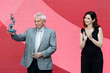 Pedro Gil, premio Fomento de Valores. 
 
