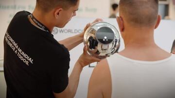 Sernac busca suspender empresa que ha escaneado a 760 mil personas en Chile: riesgo inminente