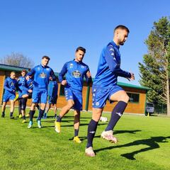 Djaló y El Hacen llegan justos frente al Oviedo