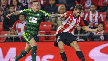 Iñigo Martínez, ante el armero Peña