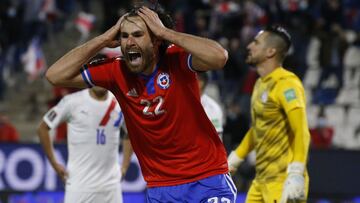 Futbol, Chile vs Paraguay.
 Eliminatorias a Catar 2022.
 El jugador de Chile Ben Brereton, celebra su gol contra Paraguay  durante el partido clasificatorio al mundial de Catar 2022 realizado en el estadio San Carlos de Apoquindo, Chile.
 10/10/2021
 Andres Pina/Photosport
 
 Football, Chile vs Paraguay.
 Qatar 2022 worldcup quilifying match.
 Chile&#039;s player Ben Brereton , celebrates his goal against Paraguay during  football match for Qatar 2022 worldcup quilifying at San Carlos de Apoquindo stadium in Santiago, Chile.
 10/10/2021
 Andres Pina/Photosport