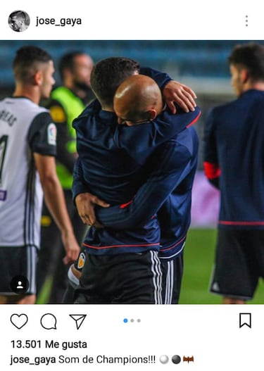 La plantilla se congratula de la Champions en las redes sociales