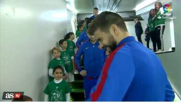 Piqué shows caring side and is a big hit with Betis kids