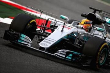 El británico Lewis Hamilton en su Mercedes F1 WO8.