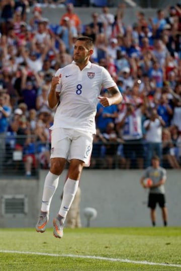 El equipo norteamericano se llevó el triunfo con goles de Dempsey (3), Zardes, Johannsson y González. Cuba recibió seis goles por segunda vez en el torneo.