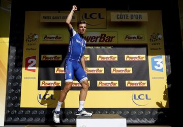 Marcel Kittel celebra en el podio su tercera victoria en esta edición.