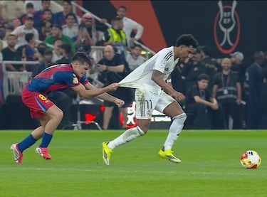 Raphinha, protagonista de los memes de la final de la Supercopa