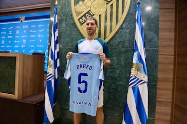 El Málaga cierra el fichaje de Darko Brasanac y le presenta del tirón