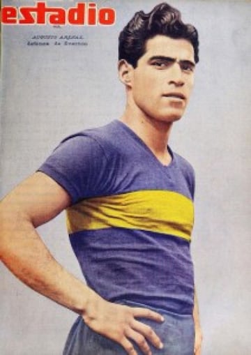 La prensa argentina asegura que fue Pedro Bleo Journal, más conocido como Calomino, un delantero amateur de Boca entre 1911 y 1924. Sin embargo, El Gráfico sentencia que fue el chileno Augusto Arenas (foto), quien jugó en la década del 50 con Everton de Chile entre 1950 y 1952, fue quien inventó la jugada de pasar los pies por encima de la pelota e ir avanzando.