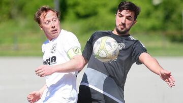 Una puga por el balón durante un partido del Fortuna Hagen 1910.