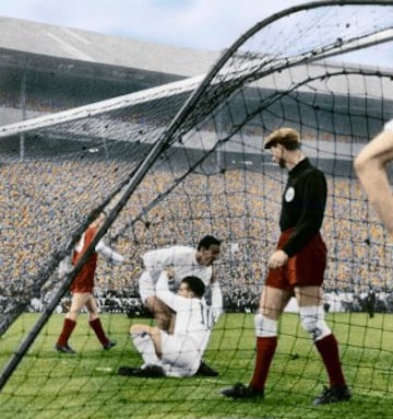 3-7 Eintracht Francfort-Real Madrid. Gol 1-3 de Puskas que soltó un zurdazo desde la esquina del área pequeña