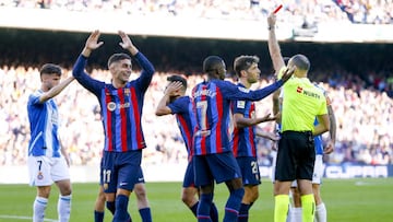 BARCELONA, SPAIN - DECEMBER 31:   Jordi Alba FC Barcelona is sent off during the 15th sesson of the Santander League match between FC Barcelona and RCD Espanyol at the Camp Nou stadium in Barcelona on December 31, 2022. (Photo by Adria Puig/Anadolu Agency via Getty Images)