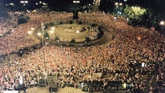 La afición del Atlético de Madrid se congregó en la plaza de Neptuno en el doblete. 