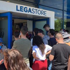 Largas colas y locura para las entradas del Leganés - Elche