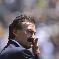 Ricardo Antonio La Volpe anuncia su retiro como director técnico