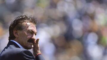 Ricardo Antonio La Volpe anuncia su retiro como director técnico