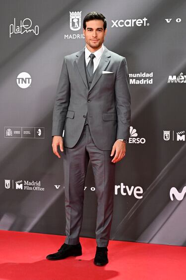 Danilo Carrera posa en la alfombra roja. 