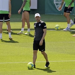 La plantilla del Elche tendrá seis semanas de trabajo antes de iniciar la Liga