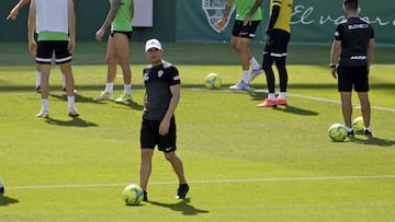 13/05/22 
 ELCHE 
 ENTRENAMIENTO EN EL ESTADIO MARTINEZ VALERO
 FRANCISCO