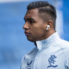 Se pone en duda la titularidad de Morelos en Rangers