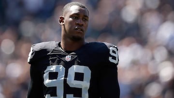 Aldon Smith termina empotrado contra un coche de policía