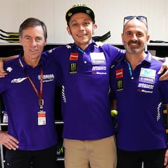 Valentino Rossi to race on into his 40s after signing new deal