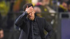 Atletico Madrid&#039;s Argentinian coach Diego Simeone reacts during the UEFA Champions League group A football match BVB Borussia Dortmund v Atletico de Madrid in Dortmund, western Germany on October 24, 2018. (Photo by Patrik STOLLARZ / AFP)