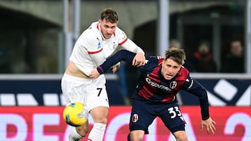 Miranda, ante el Milan.