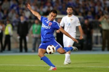 Con dos goles de Eduardo Vargas y uno de Gustavo Lorenzetti, los azules se impusieron por 3-0 y se quedaron con el título de la Copa Sudamericana.