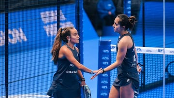 Claudia Jensen y Jessica Castell¨® en A Coru?a.