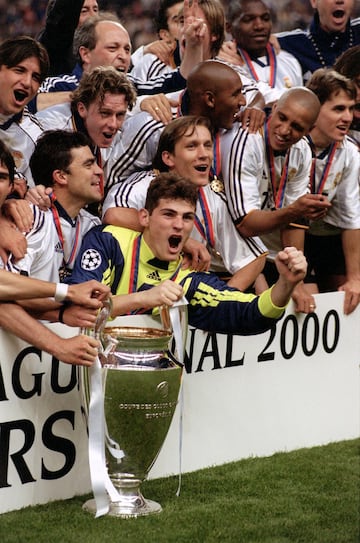 Casillas and his Madrid teammates with the trophy in Paris.