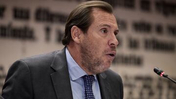 El ministro de Transportes y Movilidad Sostenible, Óscar Puente, durante su comparecencia ante la Comisión de Transportes y Movilidad Sostenible del Senado para explicar los reiterados retrasos y múltiples incidencias en la red ferroviaria española, en el Senado, a 23 de agosto de 2024, en Madrid (España). Puente también ha presentado los resultados de la auditoría que efectuó en su ministerio sobre los posibles casos de corrupción y las medidas que va a adoptar respecto a los altos cargos investigados en su Ministerio.
23 AGOSTO 2024;MADRID;OSCAR PUENTE;MINISTRO DE TRANSPORTES;SENADO;RETRASOS;INCIDENCIAS;RED FERROVIARIA ESPAÑOLA
Jesús Hellín / Europa Press
23/08/2024