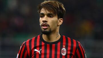 Oficial: El Lyon ficha a Paquet¨¢ y "empuja" a Depay al Bar?a