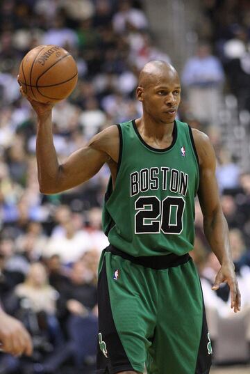 Exjugador de baloncesto profesional en la NBA por 18 temporadas. Embajador oficial de El Clásico en Miami.
