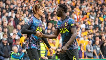 Davinson Sánchez junto a Deli Alli en un partido de Tottenham.