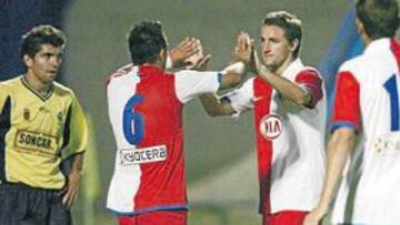 <b>MISTA. </b>El Atlético no creó grandes ocasiones y Mista aprovechó una para marcar el gol rojiblanco.