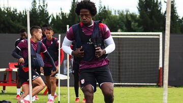 Carlos Sánchez habla sobre las críticas de la prensa a Selección