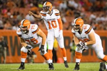 Robert Griffin III #10 sigui¨® reivindic¨¢ndose durante la segunda semana de preseason. El ex de los Redskins jug¨® la primera mitad del encuentro conect¨® 6 pases de 8 para 96 yardas y 2 touchdowns, uno para Terrelle Pryor y el otro para Gary Barnidge. Por el lado de los Falcons, Matt Ryan hizo tambi¨¦n de 6 de 8, pero se qued¨® en 78 yardas sin anotaciones, y Julio Jones recogi¨® un ¨²nico pase para 20 yardas.