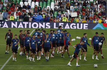 España se entrenó en el estadio Benito Villamarín