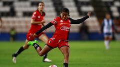 Atlas golea a San Luis y sigue en la pelea