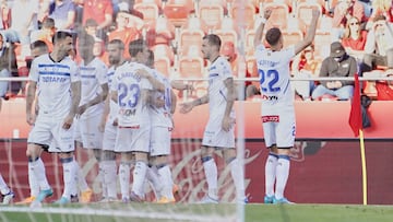 Florian Lejeune celebra el tanto antes de ser anulado.